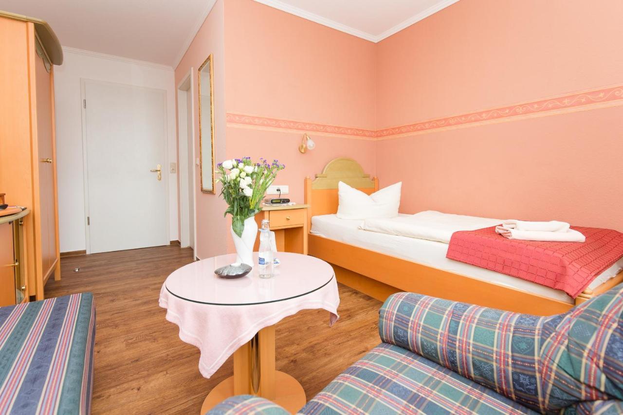 Hotel Garni Am Deich Цингст Экстерьер фото